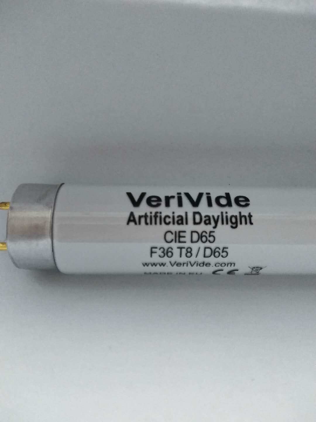 VeriVide Artificial Daylight CIE D65 F36T8/D65